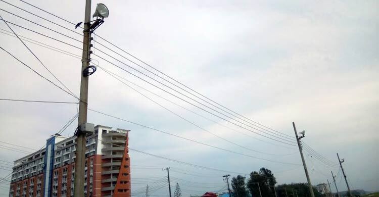 রাতের সৈকত আলোকিত করতে বসানো হচ্ছে হ্যালোজেন বাতি