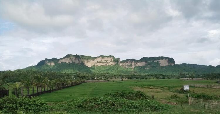 টেকনাফের পাহাড়ি এলাকা থেকে ৬ কৃষককে অপহরণ