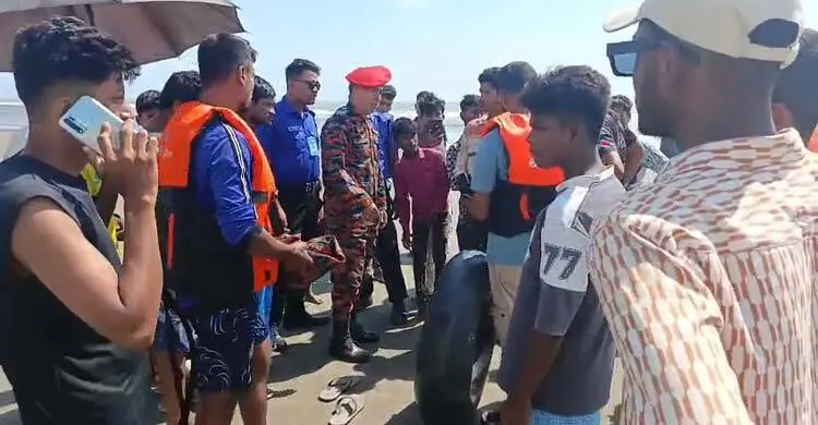 ইনানী সৈকতে গোসলে নেমে যুবক নিখোঁজ, ৪ ঘণ্টায়ও মেলেনি হদিস