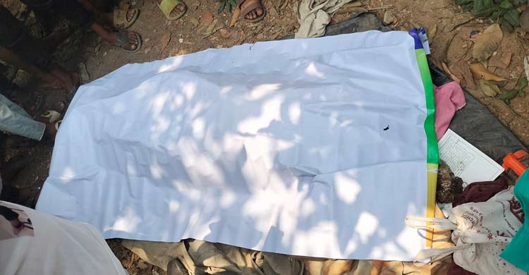 কক্সবাজারে বাস-মাইক্রোর সংঘর্ষে মৃতের সংখ্যা বেড়ে ৪