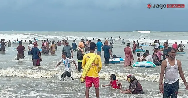 অফ সিজনেও জমজমাট কক্সবাজার