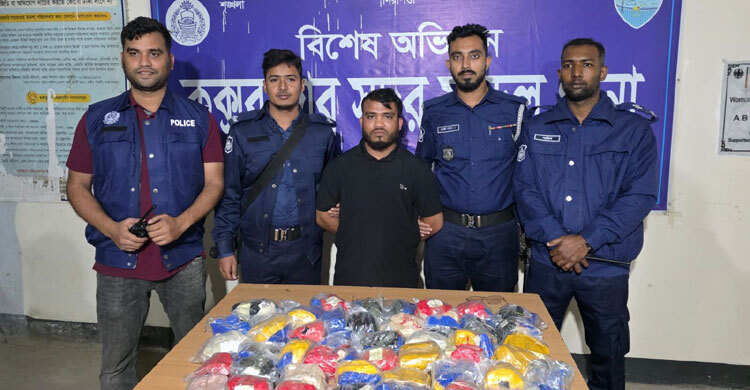 কক্সবাজারে ৯২ হাজার ইয়াবাসহ পাচারকারী গ্রেফতার