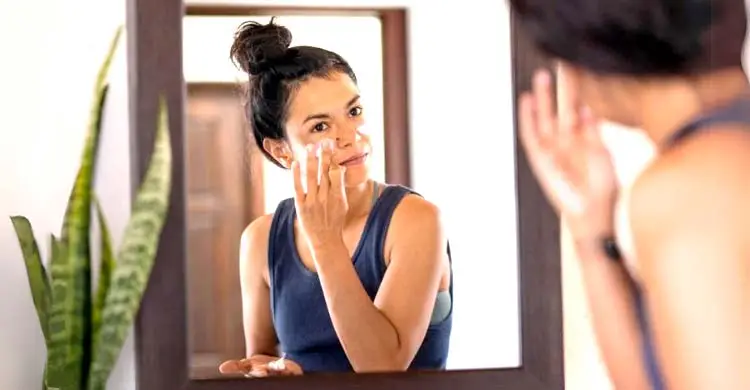 গরমে বাইরে বের হলে মানুন কিছু জরুরি সতর্কতা