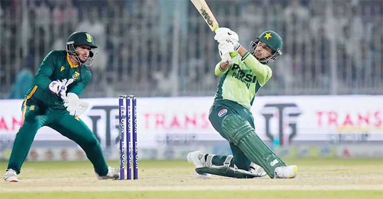 আবরারের ৪, আইয়ুবের ৭৭: দক্ষিণ আফ্রিকাকে উড়িয়ে দিল পাকিস্তান