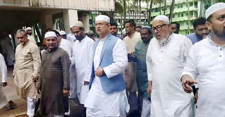 হাটহাজারী মাদরাসা পরিদর্শনে বিএনপি নেতা নজরুল-সালাহউদ্দিন