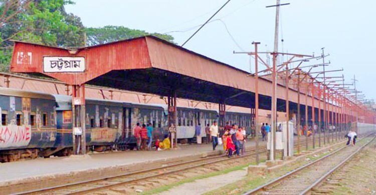 ‘মানুষকে জিম্মি করে কর্মচারীরা আন্দোলনে নেমেছেন’