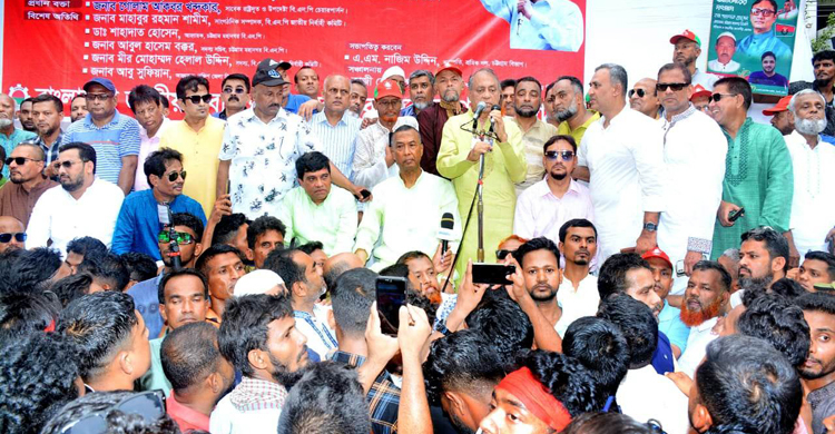 খালেদা জিয়াকে ভয় পায় সরকার: নোমান