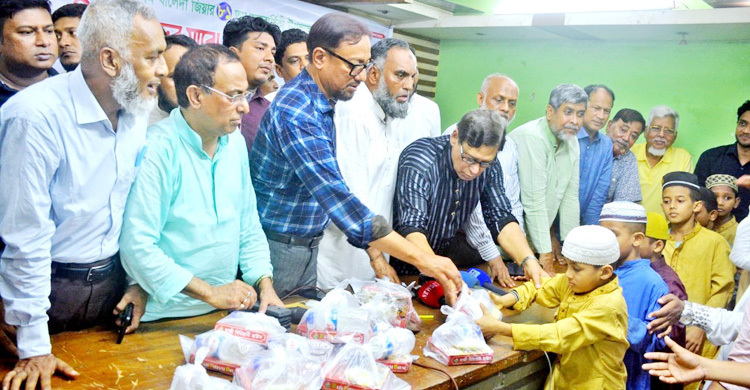 এখন যারা গণতন্ত্রের পথে বাধা তৈরি করছে তারাও পালাবে
