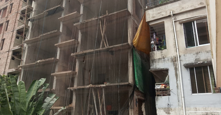 চউকের অভিযানেও থামছে না নকশাবহির্ভূত ভবন নির্মাণ