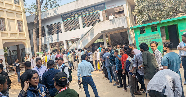 চট্টগ্রামে সাড়ে পাঁচ ঘণ্টায় ভোট পড়েছে ৩১ শতাংশ