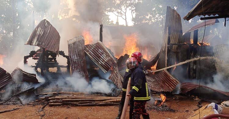 রাঙ্গুনিয়ায় আগুনে পুড়েছে বসতঘর