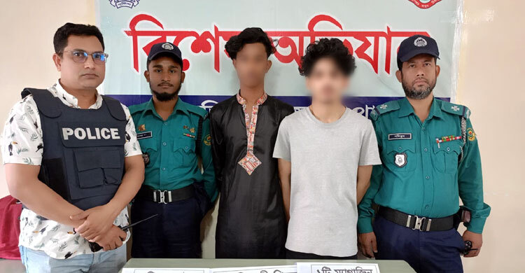 চট্টগ্রামে বিদেশি পিস্তলসহ দুই সন্ত্রাসী গ্রেফতার