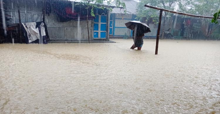 মিরসরাইয়ে ভারী বর্ষণ ও পাহাড়ি ঢলে নিম্নাঞ্চল প্লাবিত
