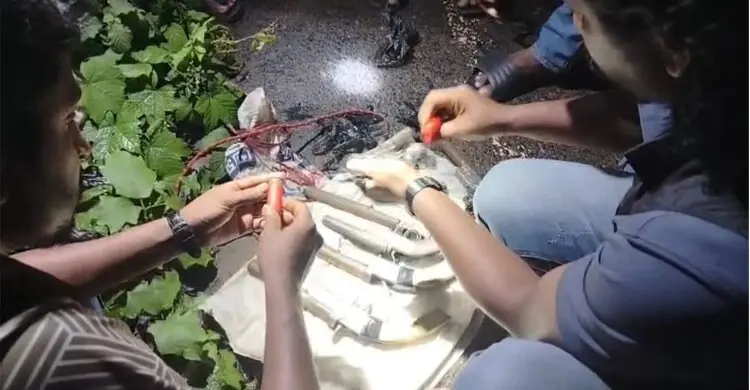 বাঁশখালীর জঙ্গল থেকে ৫টি দেশীয় অস্ত্র ও ৪ রাউন্ড গুলি উদ্ধার
