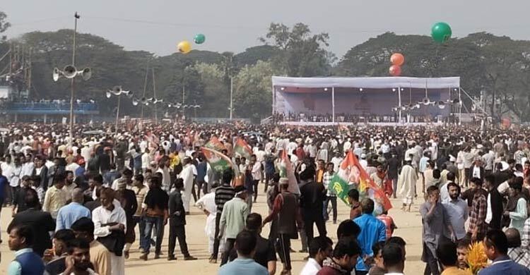 তারেক রহমানের জনসভা থেকে ১৮টি মাইক চুরি