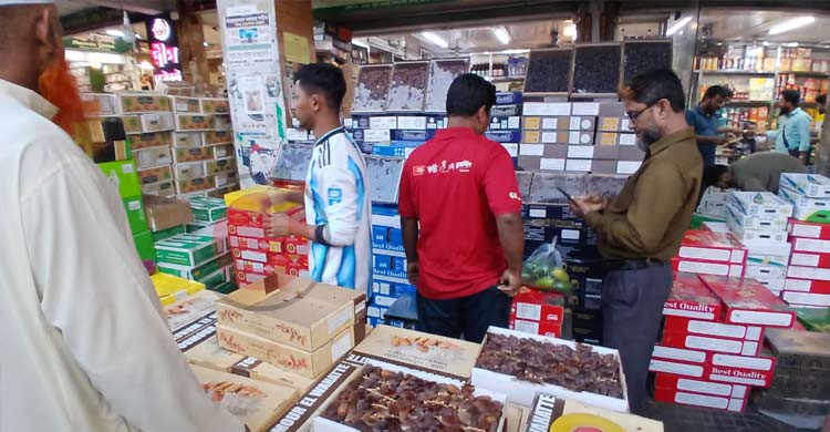 দাম বেড়েছে &lsquo;কম দামি&rsquo; খেজুরের