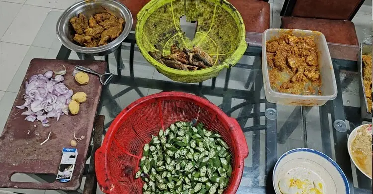 পচা-বাসি খাবারের সঙ্গে পোকা-মাকড়, বন্ধ করে দেওয়া হলো হোটেল
