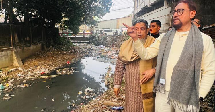 চট্টগ্রামের জলাবদ্ধতার স্থায়ী সমাধান করা হচ্ছে: মেয়র শাহাদাত