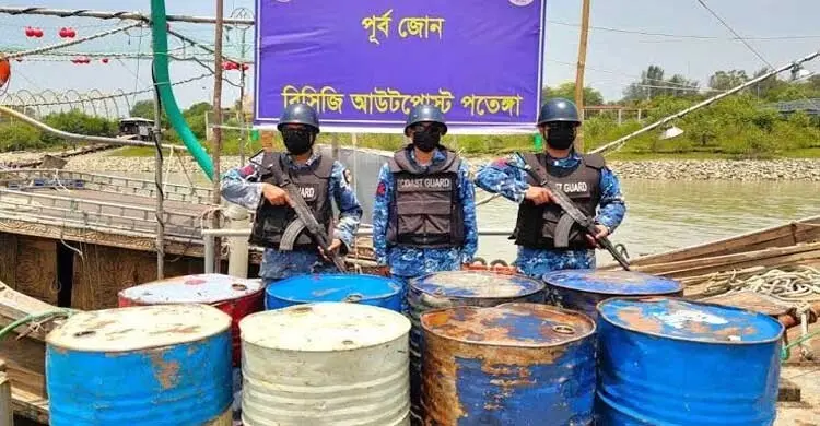 চট্টগ্রামের পতেঙ্গায় ১৫০০ লিটার ভোজ্যতেল জব্দ