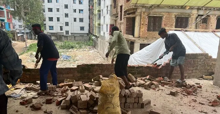 নকশাবহির্ভূত স্থাপনা: চট্টগ্রামে ৮ ভবন সিলগালা, ১৩ লাখ টাকা জরিমানা