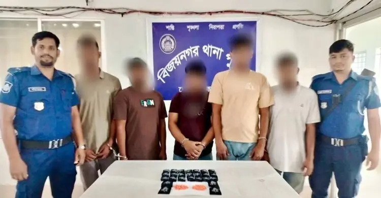 ১২ হাজার ইয়াবা, ৫২ কেজি গাঁজাসহ চট্টগ্রামে গ্রেফতার ৫১৭