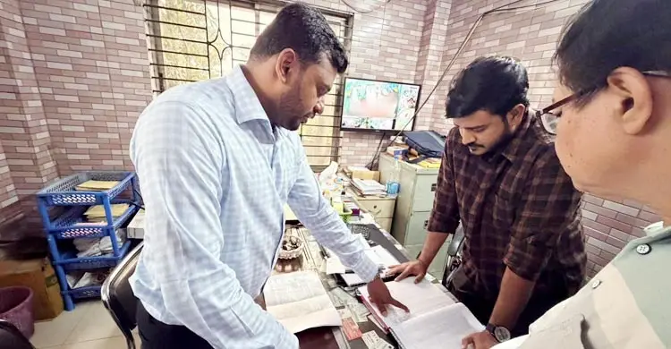 তেল মজুতের তথ্য গোপন করায় পেট্রোল পাম্পকে জরিমানা