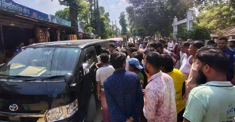 চবিতে ভোক্তা অধিকারের কর্মকর্তাদের অবরুদ্ধের অভিযোগ