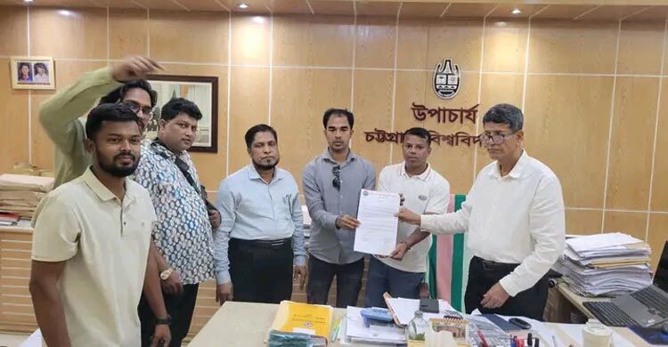 চাকসু গঠনতন্ত্রে এমফিল-পিএইচডির ছাত্রদের প্রার্থিতা বাতিলের দাবি