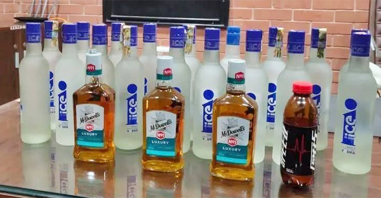 জাবিতে আবাসিক হলে মদসহ আটক শিক্ষার্থীকে বহিষ্কার