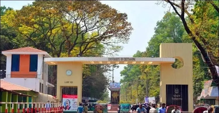 অ্যাকাডেমিক-প্রশাসনিক দ্বৈত দায়িত্বে শিক্ষকরা, সেবাজটে চবি