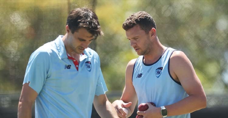 কামিন্স ফিরলেও অ্যাশেজ শেষ হ্যাজলউডের