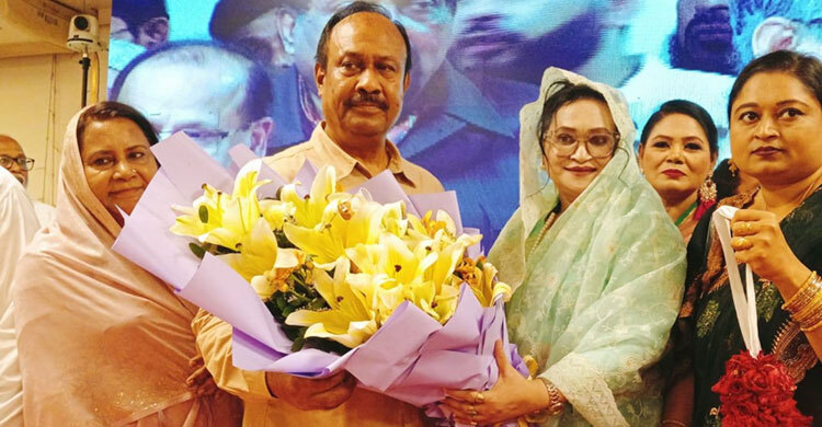 দেশবাসীর কাছে ক্ষমা চাইলেন চুন্নু