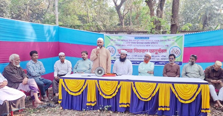 টানা ৪০ দিন জামাতে নামাজ পড়ে সাইকেল পেলো শিশু-কিশোররা
