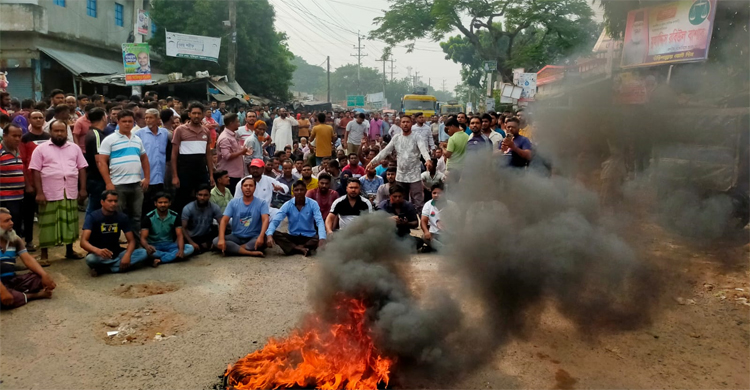 সাতক্ষীরায় মনোনয়ন না পেয়ে শহিদুল সমর্থকদের সড়ক অবরোধ