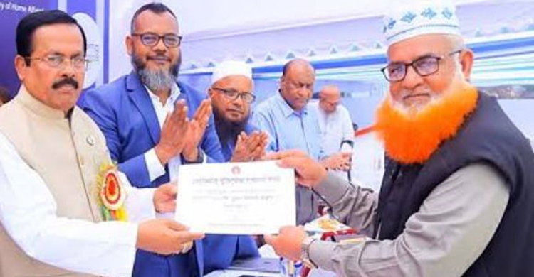 ‘মব’ করে পুলিশের কাছ থেকে আসামি ছিনিয়ে নিলো আওয়ামী লীগের লোকেরা