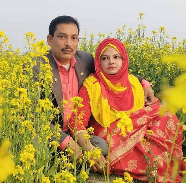 বিয়ের ৩০ বছর পর একসঙ্গে দাখিল পাস করলেন দম্পতি