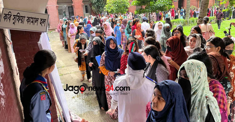 শেষ হলো ডাকসুর ভোটগ্রহণ, ফলের অপেক্ষা