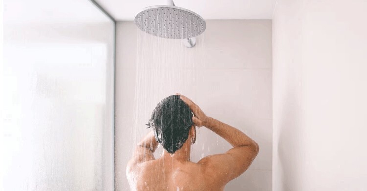 প্রতিদিনের গোসলে মানসিক শান্তি মেলে
