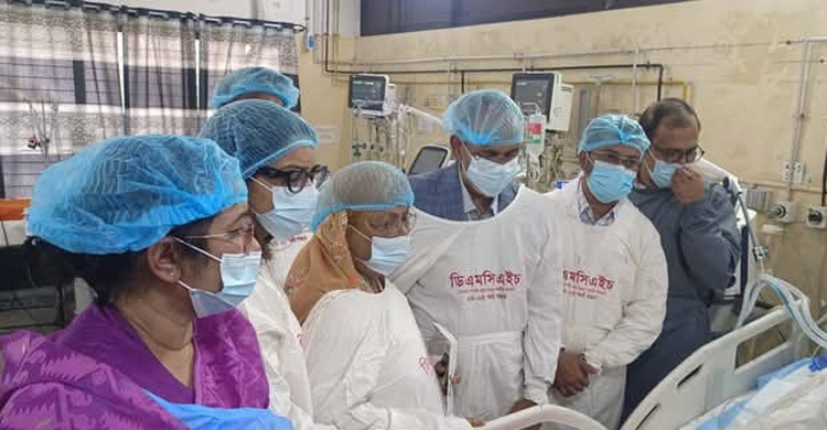 মাগুরায় ধর্ষণের শিকার শিশুর খোঁজখবর নিতে হাসপাতালে সেলিমা রহমান