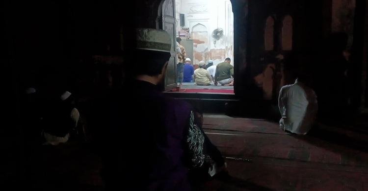 ইতিহাসের নীরব সাক্ষী ‘জ্বীন মসজিদ’ ঢাবির এক আধ্যাত্মিক স্থাপনা