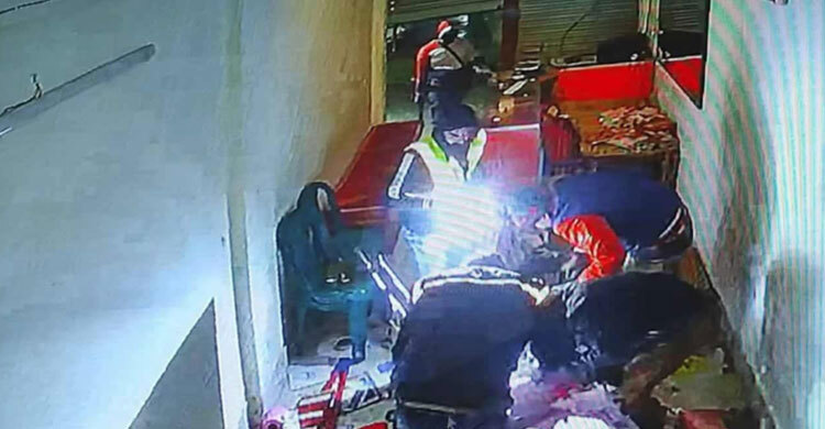 পাবনায় আবারও স্পিডবোটে এসে ডাকাতি, সোনা ও নগদ টাকা লুট