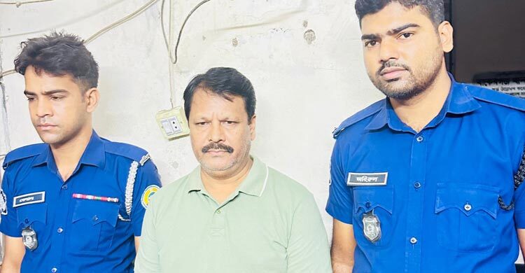 বাকেরগঞ্জের সাবেক মেয়র লোকমান গ্রেফতার