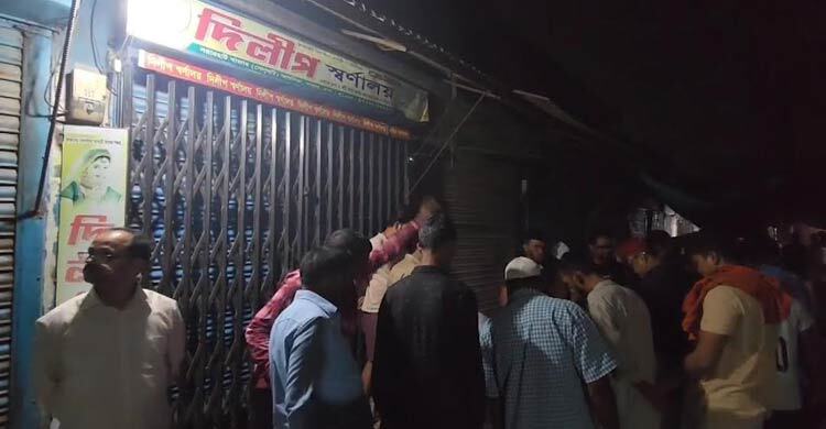 আশুলিয়ায় ব্যবসায়ীকে হত্যা করে সোনার দোকানে ডাকাতি