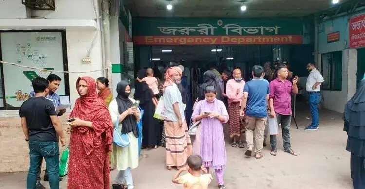 রাজধানীতে ট্রেনের ছাদ থেকে পড়ে শিশু নিহত