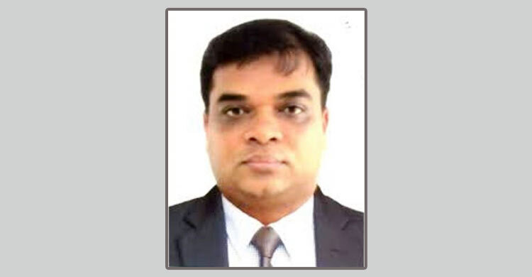 পলাতক যুগ্ম সচিব ধনঞ্জয় চাকরি থেকে বরখাস্ত
