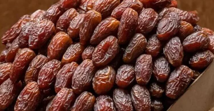 ৫২০ নয়, কুমিল্লায় বরাদ্দ এসেছে ৫০০ কার্টন খেজুর: জেলা প্রশাসক