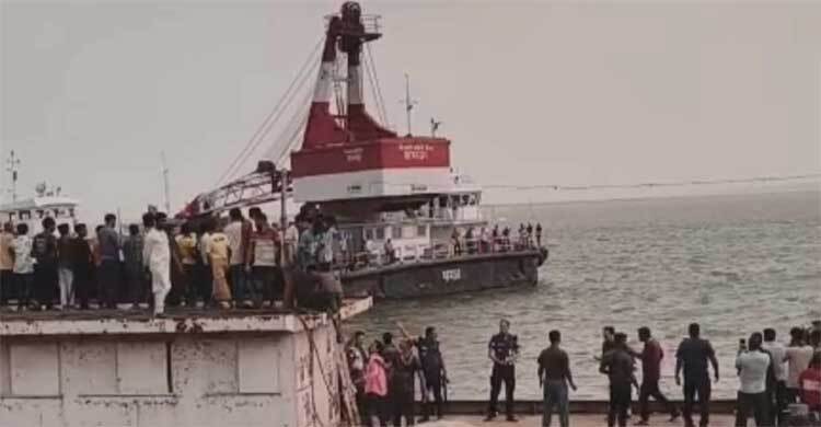 Bodies of two women found, one rescued alive from sunken bus