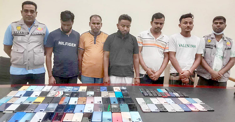 ১২৩ চোরাই মোবাইল ফোন উদ্ধার, গ্রেফতার ৫
