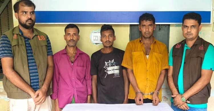 বগুড়ায় ৫৭৭ বস্তা চাল উদ্ধার
