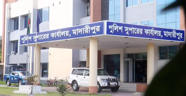 ককটেল ফাটিয়ে মাদক কারবারিকে ছিনিয়ে নিলেন সহযোগীরা